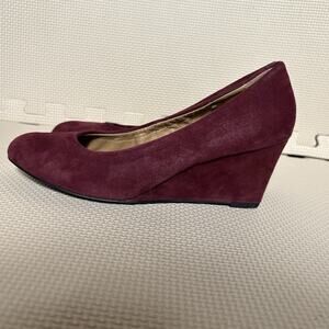 Vionic Burgundy Suede Wedge Pumps Womens Size 8 Wide Comfort Office Orthotic